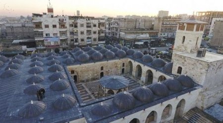 Türkiyə Suriyada müharibədən zərər çəkən məscidi təmir edib