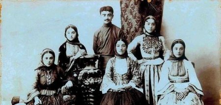 Məşhur Azərbaycan yazıçısının 1907-ci ildə ailəsi ilə şəkli – FOTO