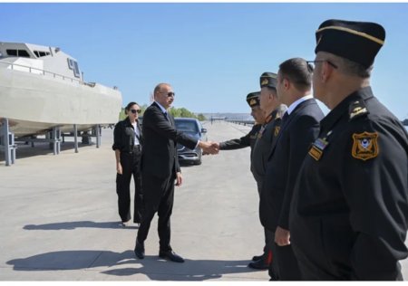 Prezident İlham Əliyev Hərbi Dəniz Qüvvələrində olub - FOTO