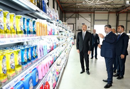 İlham Əliyev Qaradağda kağız və gigiyenik məhsulların istehsalı müəssisəsinin açılışında iştirak edib - FOTO