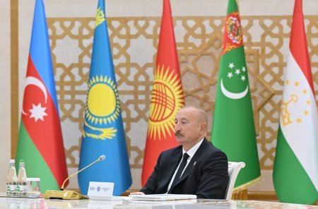 Prezident Türkmənbaşıda tədbirdə iştirak etdi - Foto